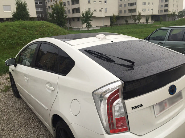 Toyota Prius with Solar Roof Shark Fin Antenna